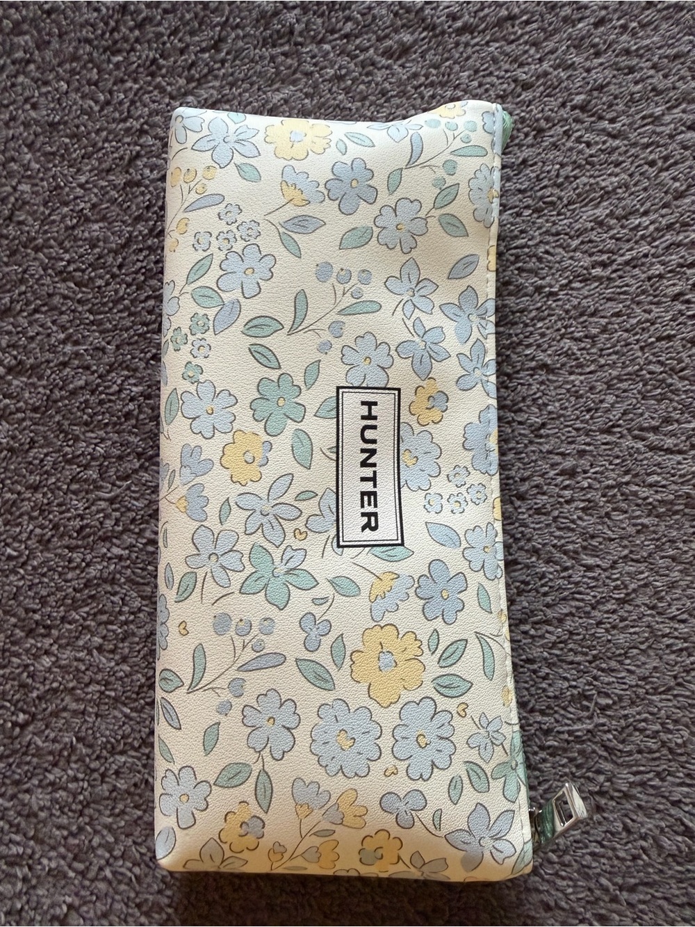 Hunter Floral Accent Pouch in Cream, Blue, Yellow